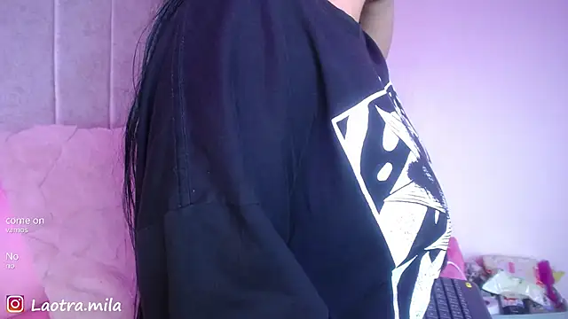 Snapshot of juliettaa_1 chatting on 2, 10, 2025 juliettaa 1 online show from 2, 10, 2025