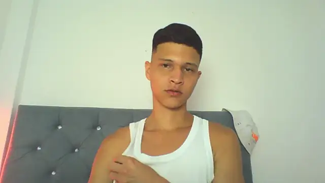 Snapshot of Twinkcock22 chatting on 29, 9, 2025 Twinkcock22 online show from 29, 9, 2025