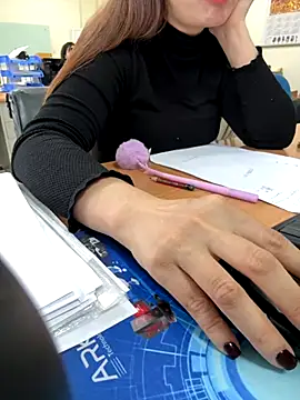 PhuongNhi21 online show from 1, 12, 2025