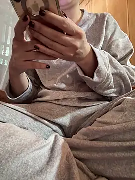 PhuongNhi21 online show from 21, 12, 2025