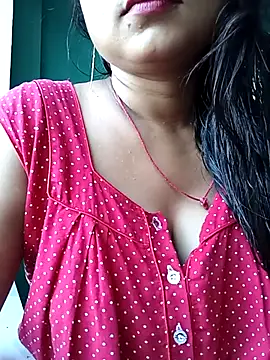 Snapshot of Desi_couple305 chatting on 28, 9, 2025 Desi couple305 online show from 28, 9, 2025