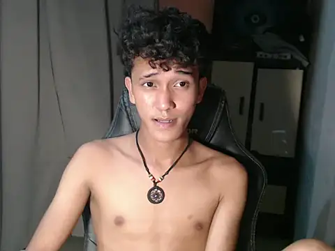 Snapshot of kenbigcockxx chatting on 17, 10, 2025 kenbigcockxx online show from 17, 10, 2025