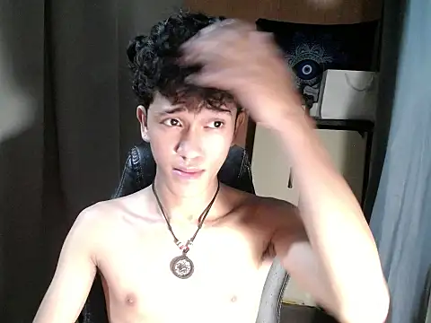 Snapshot of kenbigcockxx chatting on 28, 10, 2025 kenbigcockxx online show from 28, 10, 2025