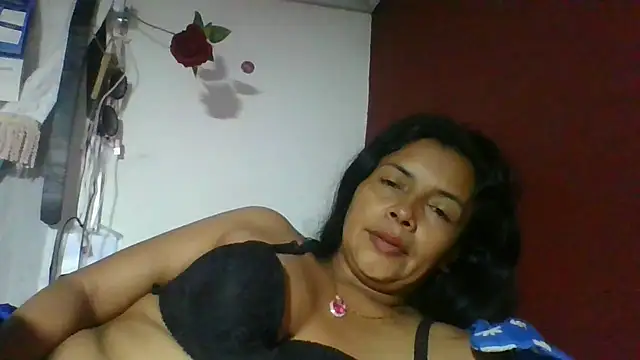 Snapshot of DianaOchoa_ chatting on 4, 4, 2026 DianaOchoa online show from 4, 4, 2026