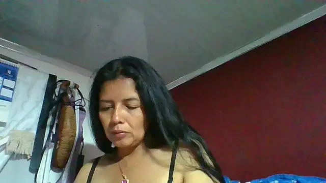 Snapshot of DianaOchoa_ chatting on 11, 4, 2026 DianaOchoa online show from 11, 4, 2026