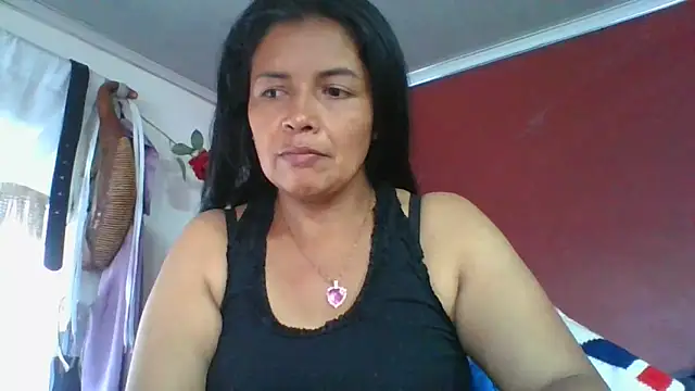 Snapshot of DianaOchoa_ chatting on 11, 4, 2026 DianaOchoa online show from 11, 4, 2026