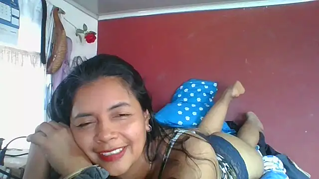 Snapshot of DianaOchoa_ chatting on 19, 4, 2026 DianaOchoa online show from 19, 4, 2026