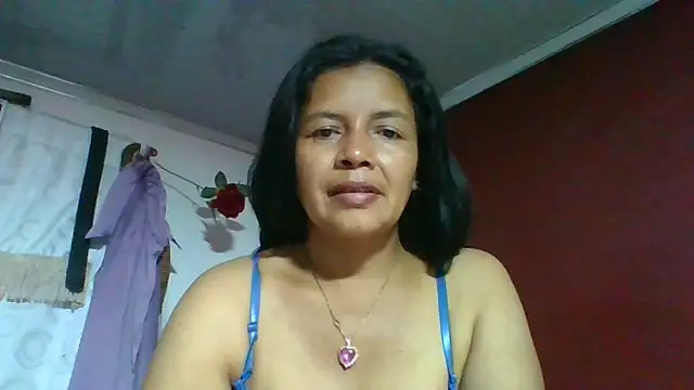 Snapshot of DianaOchoa_ chatting on 23, 4, 2026 DianaOchoa online show from 23, 4, 2026