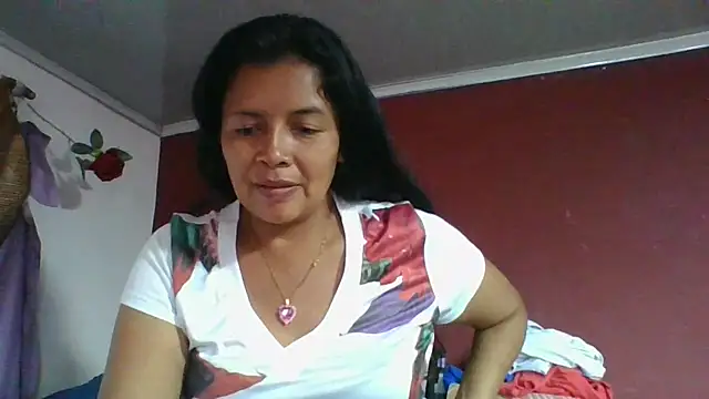 Snapshot of DianaOchoa_ chatting on 29, 4, 2026 DianaOchoa online show from 29, 4, 2026