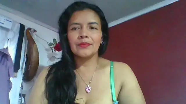 Snapshot of DianaOchoa_ chatting on 3, 5, 2026 DianaOchoa online show from 3, 5, 2026