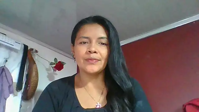 Snapshot of DianaOchoa_ chatting on 5, 5, 2026 DianaOchoa online show from 5, 5, 2026
