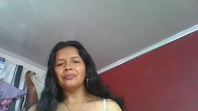 Snapshot of DianaOchoa_ chatting on 12, 5, 2026 DianaOchoa online show from 12, 5, 2026