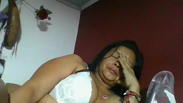 Snapshot of DianaOchoa_ chatting on 15, 5, 2026 DianaOchoa online show from 15, 5, 2026