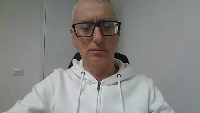 Snapshot of Sensor2000 chatting on 17, 1, 2026 Sensor2000 online show from 17, 1, 2026