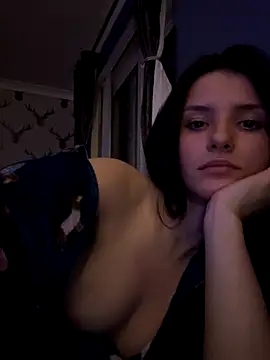 Snapshot of Naughty_CrystalXX chatting on 17, 9, 2025 Naughty CrystalXX online show from 17, 9, 2025