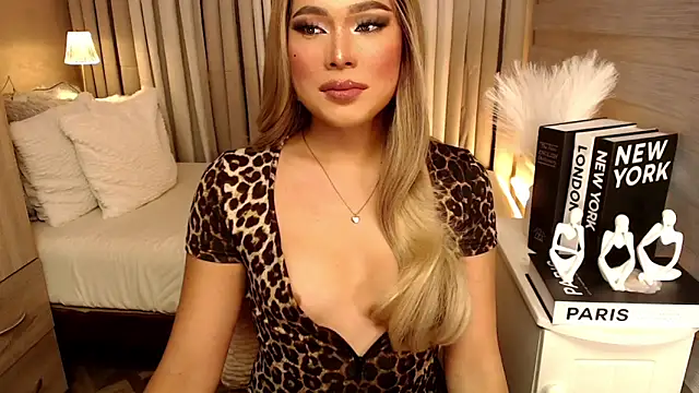 Snapshot of Missavacroft chatting on 4, 10, 2025 Missavacroft online show from 4, 10, 2025