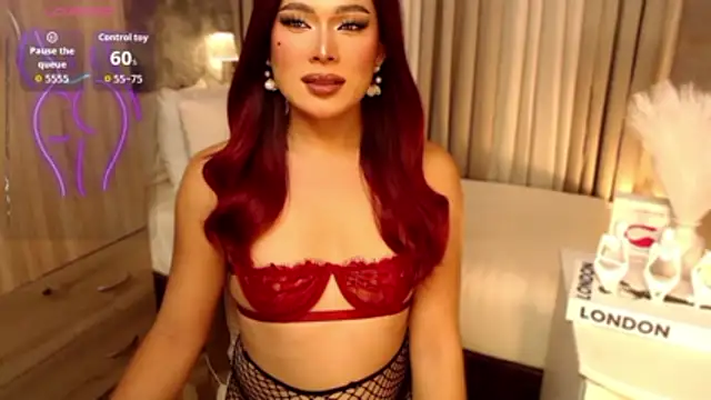 Snapshot of Missavacroft chatting on 11, 11, 2025 Missavacroft online show from 11, 11, 2025