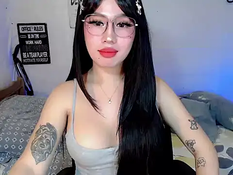 Snapshot of sweetshy69 chatting on 12, 10, 2025 sweetshy69 online show from 12, 10, 2025