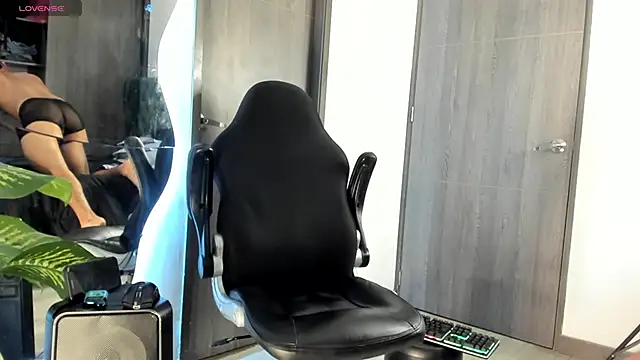Snapshot of Dimitri_Bass chatting on 2, 6, 2026 Dimitri Bass online show from 2, 6, 2026