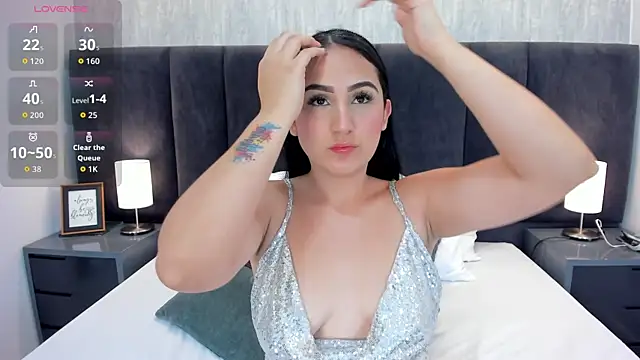 HiilaryDolce online show from 9, 9, 2025
