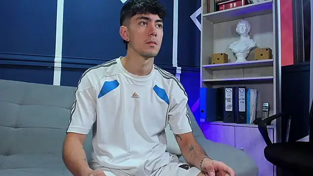 etham wolf  online show from 4, 10, 2025