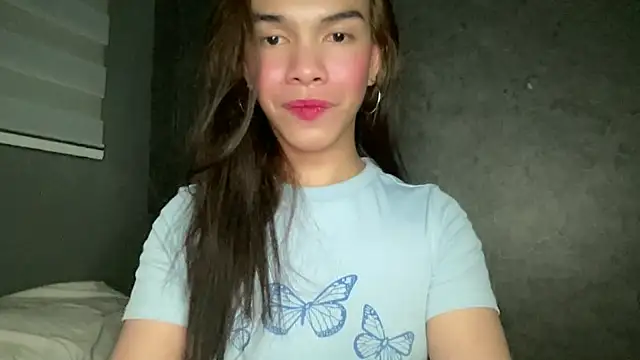 Snapshot of Misselliefayexxx chatting on 10, 10, 2025 Misselliefayexxx online show from 10, 10, 2025