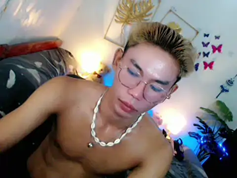 Snapshot of naughty_rence chatting on 14, 5, 2026 naughty rence online show from 14, 5, 2026