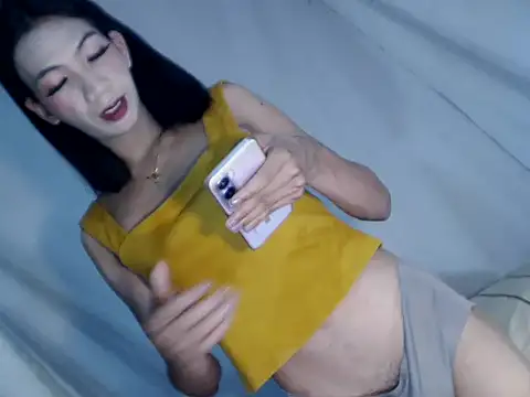 Snapshot of xyourdreamtrans chatting on 3, 12, 2025 xyourdreamtrans online show from 3, 12, 2025