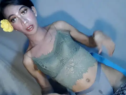 Snapshot of xyourdreamtrans chatting on 2, 2, 2026 xyourdreamtrans online show from 2, 2, 2026