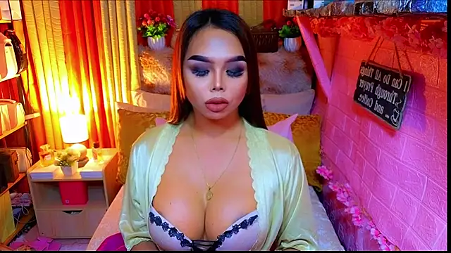 MoniqueCeleste online show from 9, 2, 2026