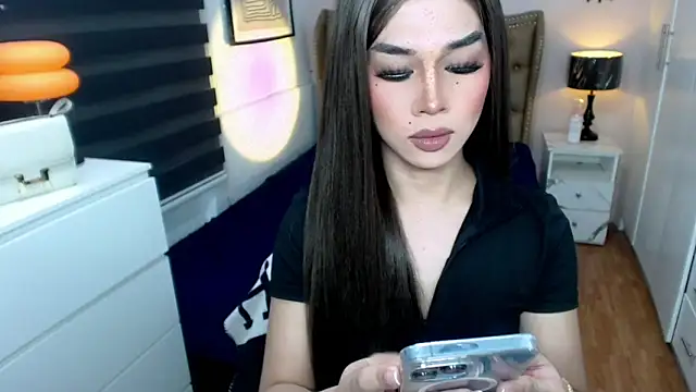 Snapshot of solana_imani chatting on 5, 10, 2025 solana imani online show from 5, 10, 2025
