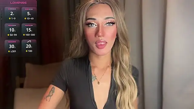 Snapshot of Lust-sluttymira chatting on 17, 10, 2025 Lust-sluttymira online show from 17, 10, 2025