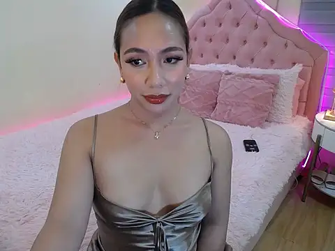 ur seductivelaura online show from 5, 5, 2026