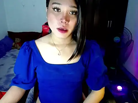 Urassiansweetcummer online show from 5, 7, 2026