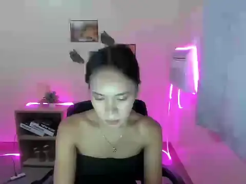 Snapshot of Shindoll chatting on 5, 11, 2025 Shindoll online show from 5, 11, 2025