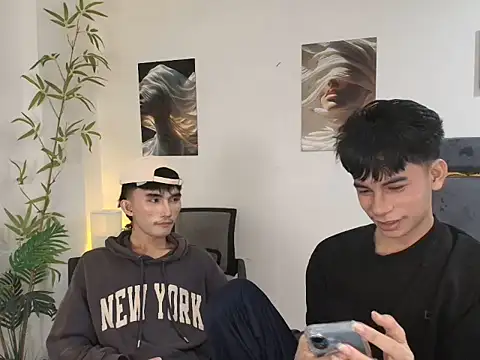 Snapshot of twink_pinoy chatting on 25, 6, 2026 twink pinoy online show from 25, 6, 2026