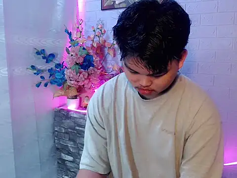 Snapshot of Reynelcock chatting on 2, 6, 2026 Reynelcock online show from 2, 6, 2026