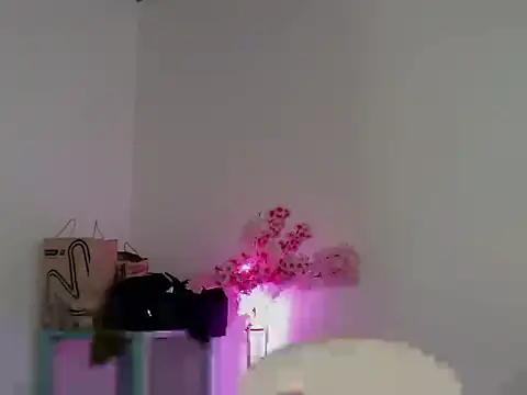 Maxine Sucks online show from 4, 12, 2025