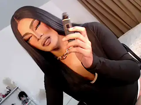 Mia holtxxx online show from 25, 4, 2026