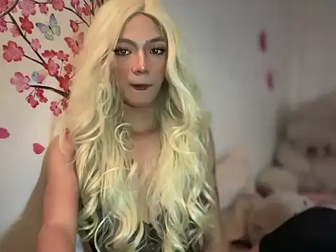 Snapshot of slimladyxoxo chatting on 18, 11, 2025 slimladyxoxo online show from 18, 11, 2025