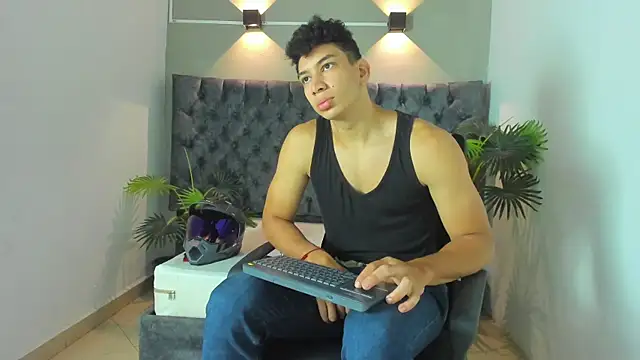 Snapshot of ALAN_REDINGER chatting on 16, 9, 2025 ALAN REDINGER online show from 16, 9, 2025