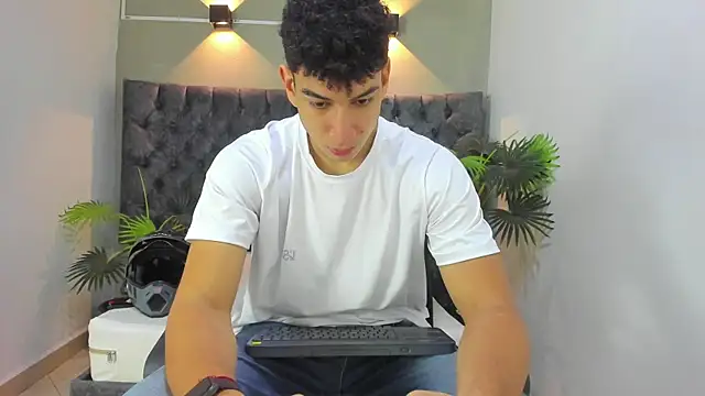 Snapshot of ALAN_REDINGER chatting on 18, 9, 2025 ALAN REDINGER online show from 18, 9, 2025