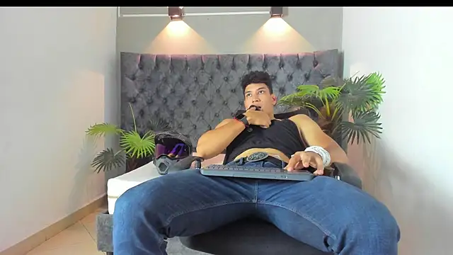 Snapshot of ALAN_REDINGER chatting on 23, 9, 2025 ALAN REDINGER online show from 23, 9, 2025