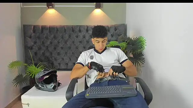 Snapshot of ALAN_REDINGER chatting on 27, 9, 2025 ALAN REDINGER online show from 27, 9, 2025