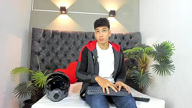 Snapshot of ALAN_REDINGER chatting on 2, 10, 2025 ALAN REDINGER online show from 2, 10, 2025