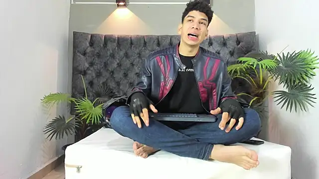 Snapshot of ALAN_REDINGER chatting on 5, 10, 2025 ALAN REDINGER online show from 5, 10, 2025