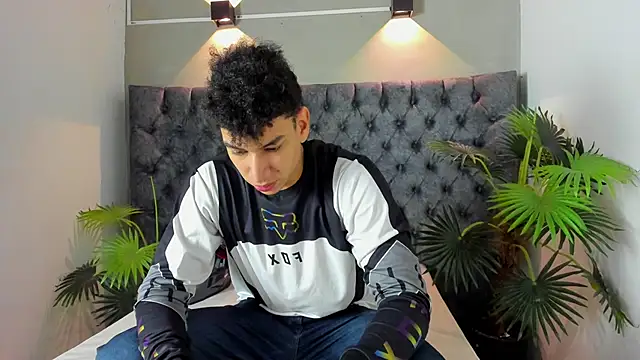 Snapshot of ALAN_REDINGER chatting on 18, 10, 2025 ALAN REDINGER online show from 18, 10, 2025