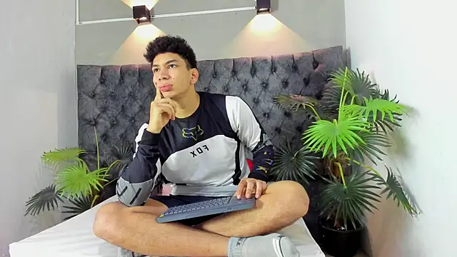 Snapshot of ALAN_REDINGER chatting on 25, 10, 2025 ALAN REDINGER online show from 25, 10, 2025