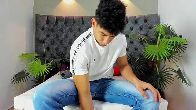 Snapshot of ALAN_REDINGER chatting on 27, 10, 2025 ALAN REDINGER online show from 27, 10, 2025