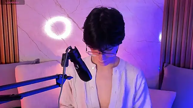 luixdust  online show from 28, 9, 2025